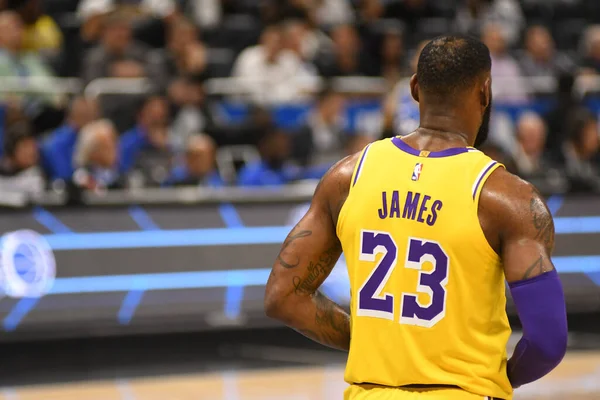NBA杯西部淘汰赛伤病：SGA、多尔特和卡鲁索复出，布克存疑